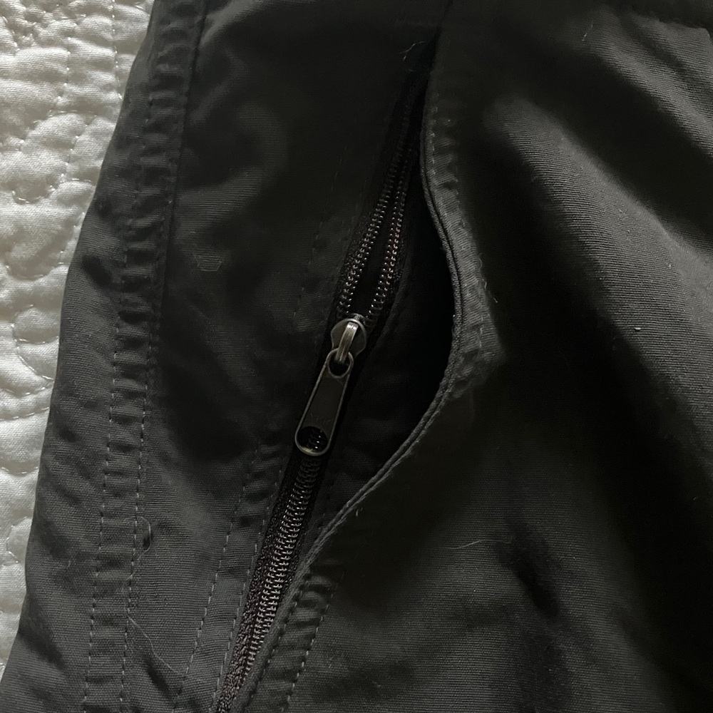 Columbia Women's Black Outdoor Shorts - Picture 4 of 6